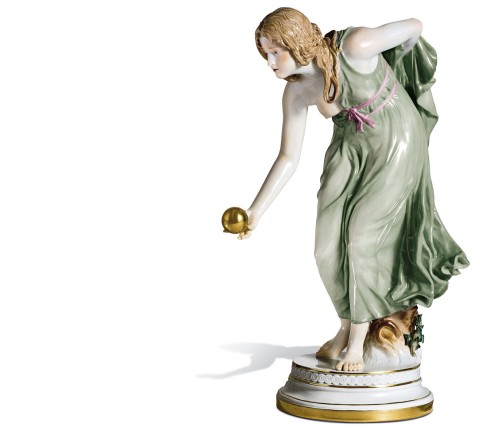 Escultura Mujer con una pelota, H 30 cm 