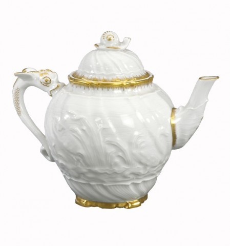 Tetera Porcelana Cisne, relieve blanco, decoracion de oro V 0,65l